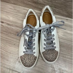 Universal threads white/ leopard sneakers
